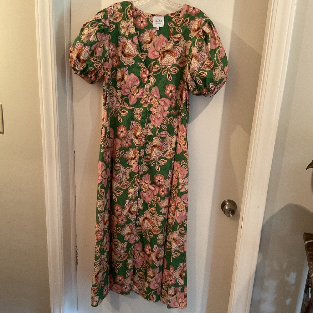 Misa. Los Angeles cute flowing dress!